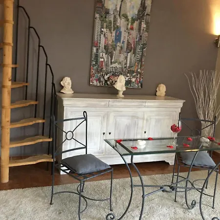 Bed & Breakfast Appartement Janas , Haut de villa 90m2 4*